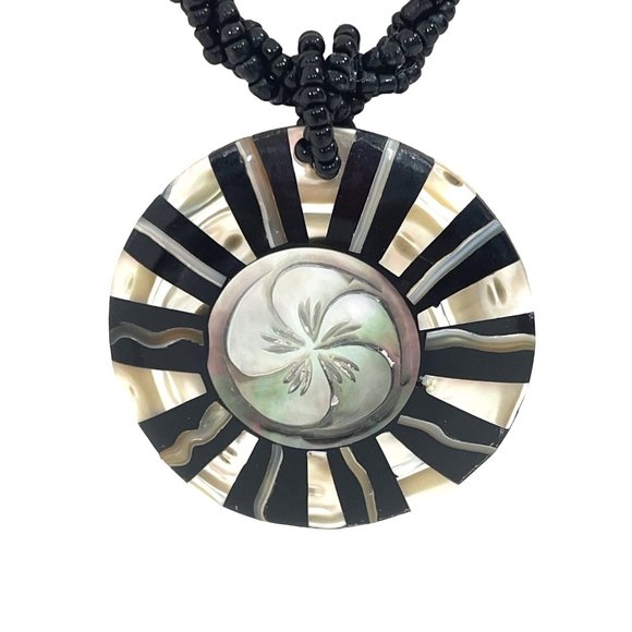 Abalone Medallion Shell Necklace Mother of Pearl Black Beads 18” Round Flower - Picture 4 of 16